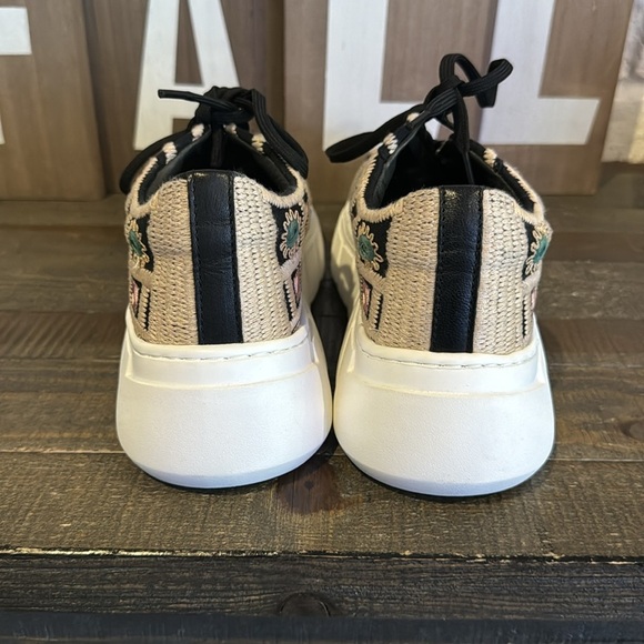 Women’s Free People crochet sneakers - Picture 5 of 8